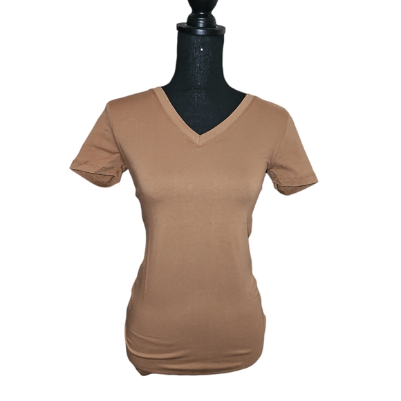 Zenana Outfitters Tops - Zenana Size Small V Neck Woman's Shirt